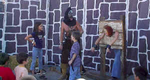 wpeB4.jpg (39950 bytes)